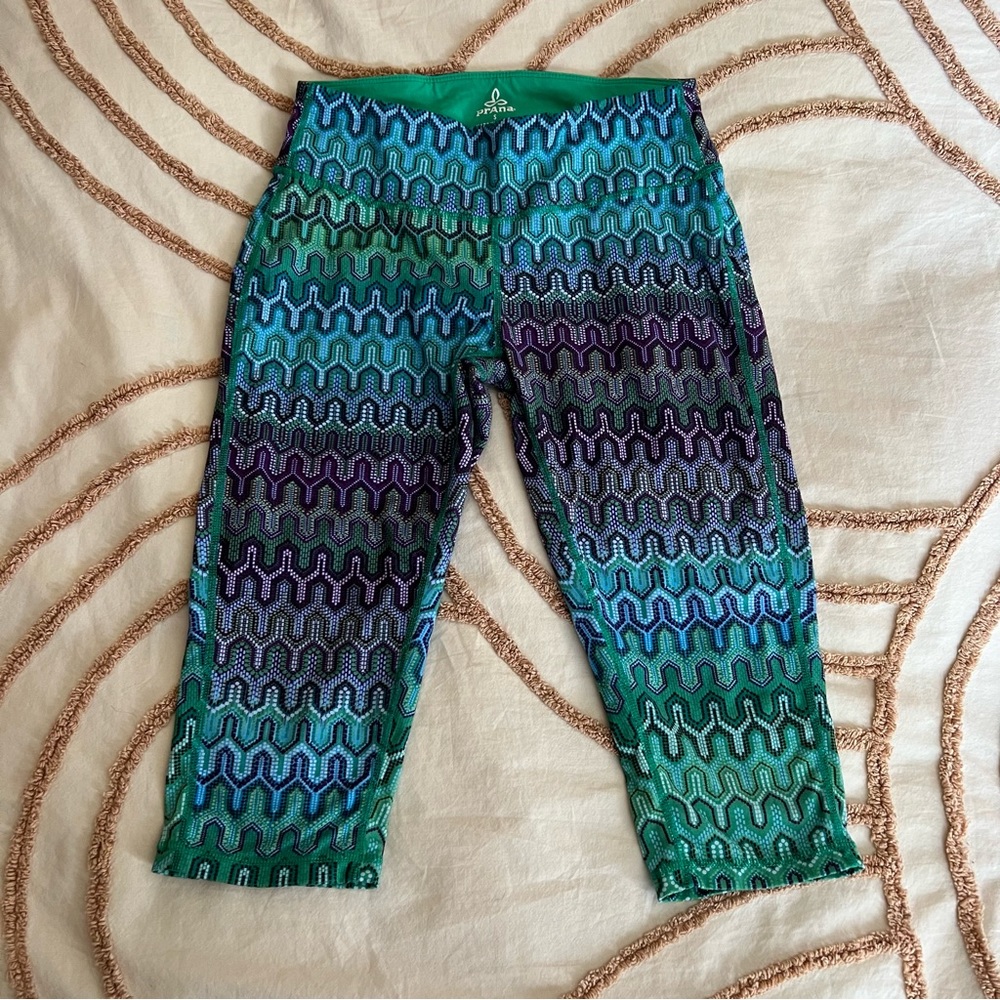 Prana over knee length cropped geometric print yoga pants